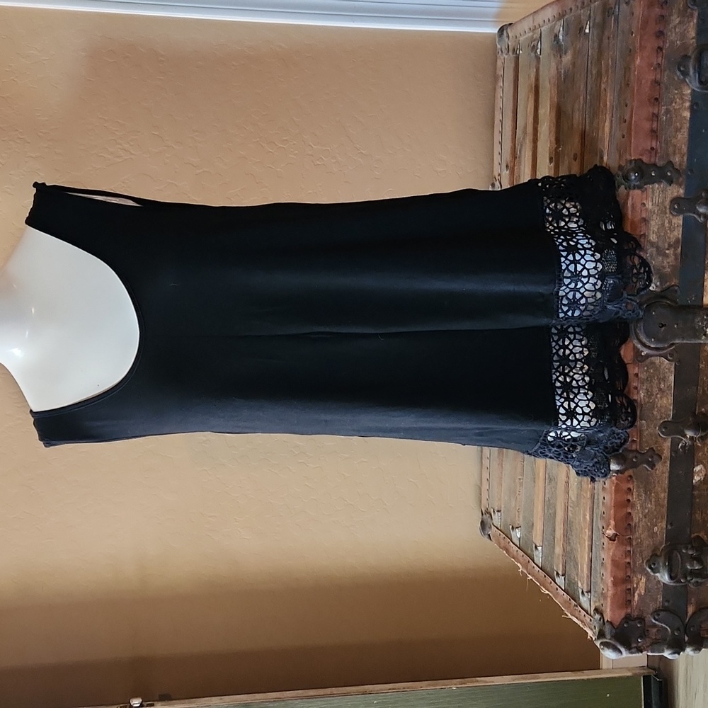 OPi Black Tank Shirt with Lace Botton (280)